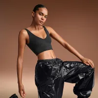 NikeSKIMS Shiny Nylon жіноча Cargo Pants колір чорний