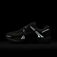 Nike Zoom Vomero 5 женская Shoe цвет серый