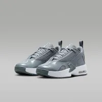 Nike Jordan Max Aura 6 Big дитячі Кросівки колір сірий