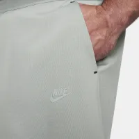 Nike Sportswear Tech Fleece Lightweight чоловічі шорти колір сірий