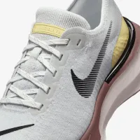 Nike Invincible 3 женская Road Running Кроссовки (Extra Wide) цвет серый
