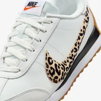 Nike Pacific Leather SE женская Кроссовки цвет белый