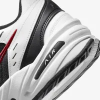 Nike Air Monarch IV чоловічі для тренування Кросівки (Extra Wide) колір білий