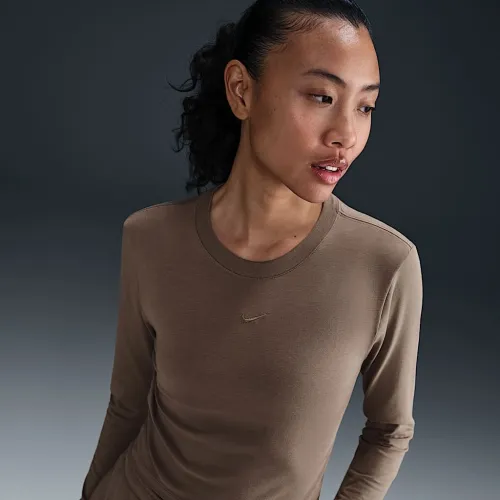 Nike Sportswear Chill Knit жіноча Slim Long-Sleeve Cropped Top колір коричневий