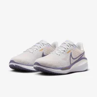 Nike Vomero 17 жіноча Road Running Кросівки колір сірий