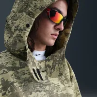 Nike Tech мужские Woven CORDURA® Куртка цвет коричневый