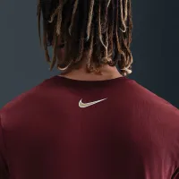 Nike Sportswear чоловічі футболка колір червоний