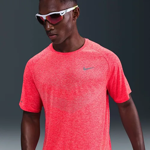Nike Stride чоловічі Dri-FIT ADV Short-Sleeve Running Top колір червоний