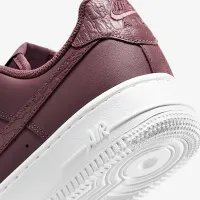Nike Air Force 1 '07 SE женская Кроссовки цвет фиолетовый