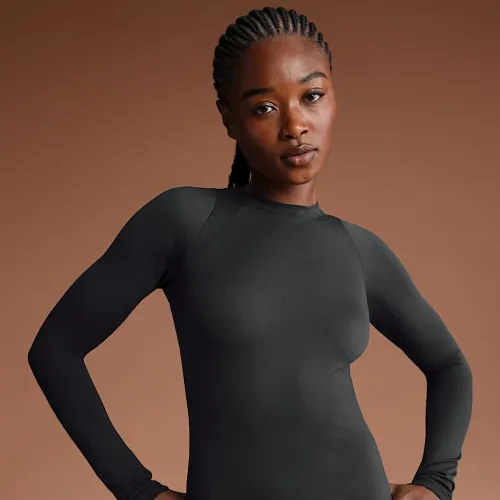 NikeSKIMS Airy жіноча Long-Sleeve Crew-Neck Top колір чорний