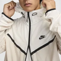 Nike Tech чоловічі Woven Куртка колір коричневий