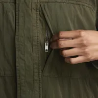 Nike Every Stitch Consideцвет красный женская Shop Coat цвет зеленый