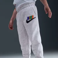 Nike Club Little дитячі Chenille Joggers колір коричневий