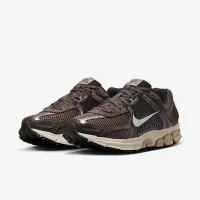 Nike Zoom Vomero 5 женская Кроссовки цвет коричневый