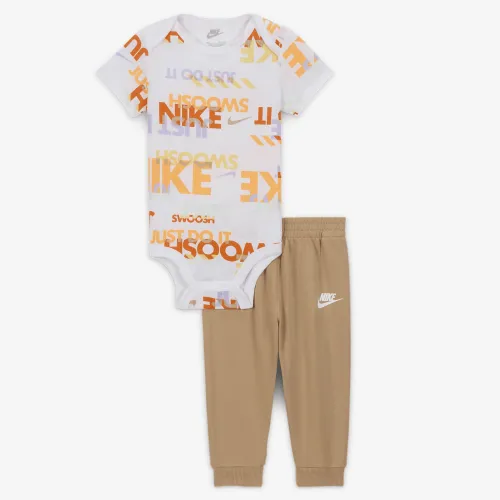 Nike Sportswear Playful Exploration Baby (0-9M) Printed Bodysuit and Pants набор цвет коричневый