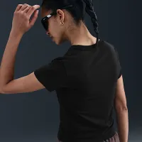 Nike Sportswear женская Slim Short-Sleeve Tee цвет черный