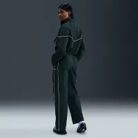 Nike Sportswear Windrunner женская Woven Куртка цвет зеленый