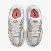 Nike Air Max Moto 2K жіноча Кросівки колір білий