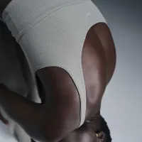 Nike Zenvy Rib женская Light-Support Padded Longline Sports Bra цвет зеленый