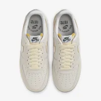 Nike Air Force 1 '07 чоловічі Кросівки колір коричневий