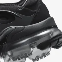 Nike Air VaporMax Plus жіноча Shoe колір чорний