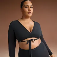 NikeSKIMS Weightless Layers жіноча Long-Sleeve Wrap Top колір чорний