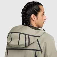 Nike Tech мужские Storm-FIT Hooded Rain Куртка цвет зеленый