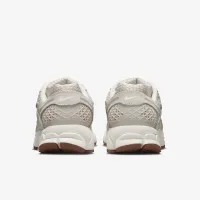 Nike Zoom Vomero 5 женская Кроссовки цвет коричневый