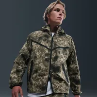 Nike Tech чоловічі Dri-FIT Woven Camo Windrunner оверсайз Куртка колір коричневий