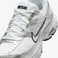 Nike Air Max Moto 2K жіноча Кросівки колір білий