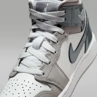 Nike Air Jordan 1 Mid SE Big дитячі Кросівки колір білий