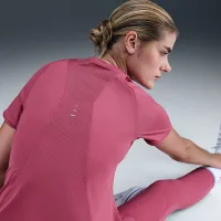 Nike Swift жіноча Dri-FIT Short-Sleeve Running Top колір фіолетовий