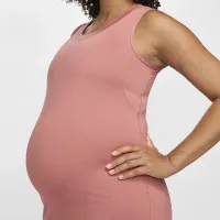 Nike (M) женская Dri-FIT Slim-Fit Knit Костюм (Maternity) Pink