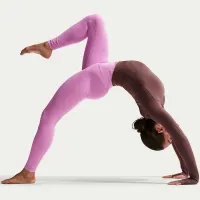 Nike Zenvy женская С высокой Талией Full-Length лосины with No Front Seam цвет фиолетовый