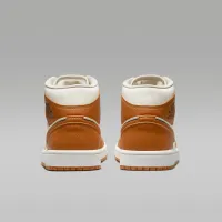 Nike Air Jordan 1 Mid SE жіноча Кросівки колір білий
