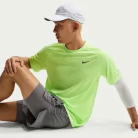 Nike Stride мужские Dri-FIT ADV Short-Sleeve Running Top цвет зеленый