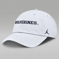 Nike Michigan Wolverines Core Club Mascot Wordmark мужские Jordan Brand College Adjustable Hat цвет белый