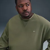Nike Solo Swoosh чоловічі Fleece Crew колір зелений