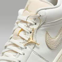 Nike Air Jordan 1 Low SE женская Кроссовки цвет белый