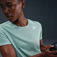 Nike Dri-FIT жіноча футболка колір зелений