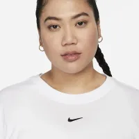 Nike Sportswear Essential жіноча футболка (великі розміри) колір білий