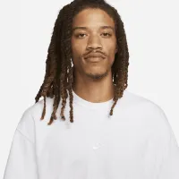 Nike Sportswear Premium Essentials чоловічі футболка колір коричневий