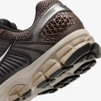 Nike Zoom Vomero 5 женская Кроссовки цвет коричневый