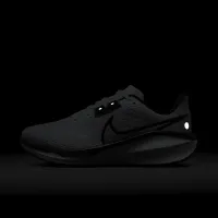 Nike Vomero 17 чоловічі Road Running Кросівки колір білий