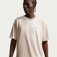 Nike Sportswear Premium Essentials футболка колір коричневий