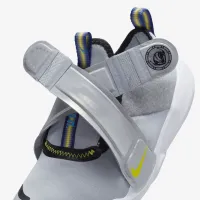 Nike Flex Advance SE Little дитячі Кросівки колір сірий