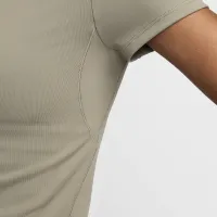 Nike One Fitted жіноча Dri-FIT Short-Sleeve Cropped Top колір зелений