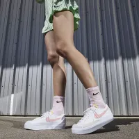 Nike Blazer Low Platform женская Кроссовки цвет белый