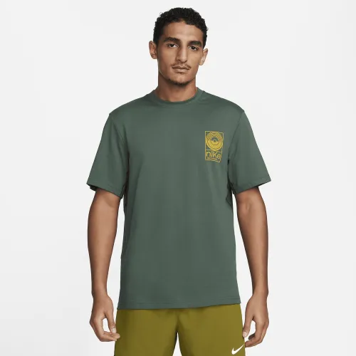 Nike Primary Studio '72 чоловічі Dri-FIT Short-Sleeve Versatile Top колір зелений