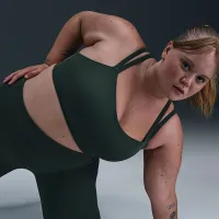 Nike Zenvy Strappy жіноча Light-Support Padded Sports Bra (великі розміри) колір зелений